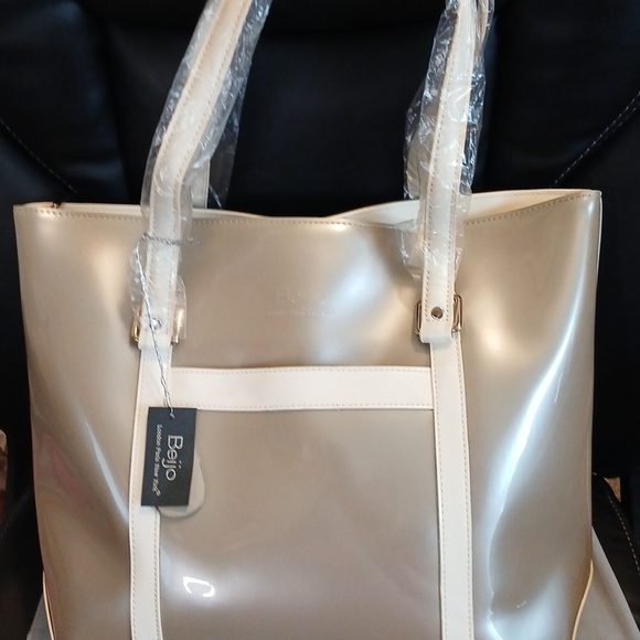 Beijo Elegant Silver And White Tote - Picture 1 of 3